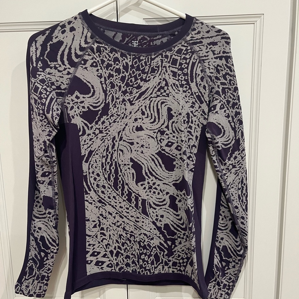 Title Nine long sleeve athletic shirt